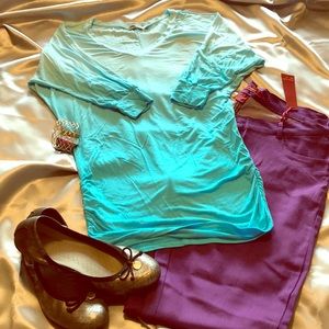 SOLD💰3/4 Sleeve, Ruched, Aqua-hombre, V-neck